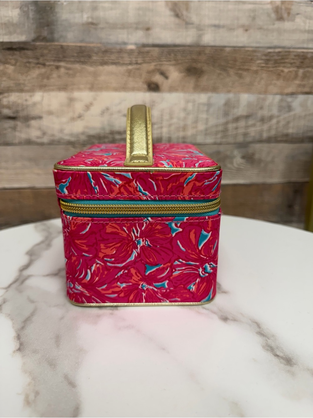 Lilly Pulitzer Nylon Cosmetic Train case w/ Floral Pattern - Picture 4 of 8